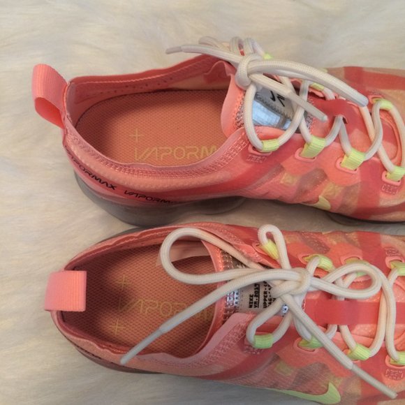 Nike Air Vapormax 2019 Pink Sneakers 7.5 with Box Used Once Pink Tint - Picture 10 of 11